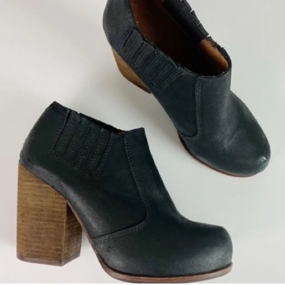 Jeffrey Campbell Yorktown Booties 10M Black Leather With Stacked Block Heel